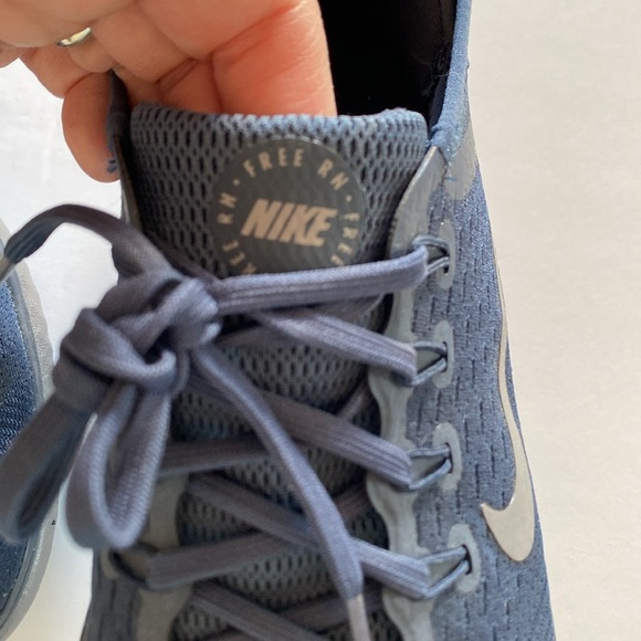 Nike Free Run Blue Athletic Shoes with Breathable Mesh men’s 9 worn once - Picture 6 of 7